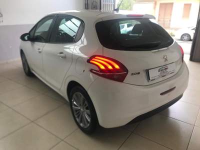 Peugeot 208 BlueHDi 100 S&S 5 porte Active Bianco usata Nicosia