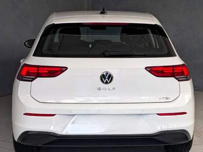 Volkswagen Golf VW Golf 8 1.0 eTsi 110cv DSG Life Bianco usata Robecco sul Naviglio