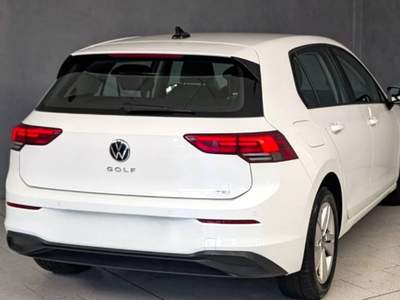 Volkswagen Golf VW Golf 8 1.0 eTsi 110cv DSG Life Bianco usata Robecco sul Naviglio