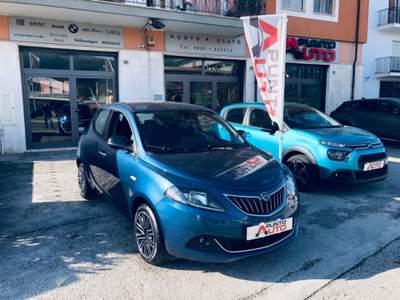 Lancia Ypsilon 1.0 FireFly 5 porte S&S Hybrid Ecochic Gold Blu/Azzurro usata Isernia