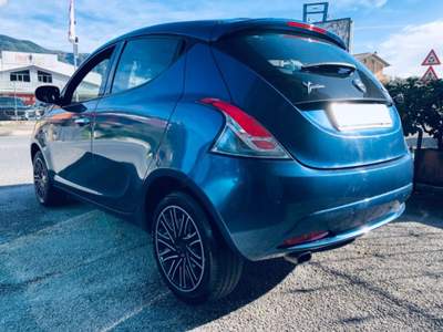 Lancia Ypsilon 1.0 FireFly 5 porte S&S Hybrid Ecochic Gold Blu/Azzurro usata Isernia