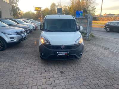 Fiat Doblò 1.6 Active natural power Argento usata Bollate