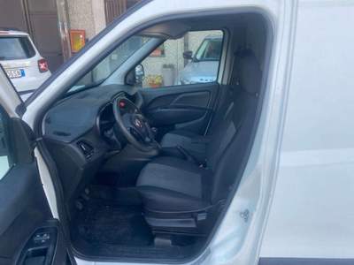 Fiat Doblò 1.6 Active natural power Argento usata Bollate