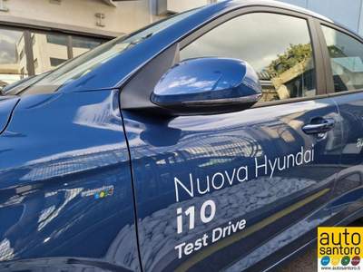 Hyundai i10 1.0 MPI AT Connectline Blu/Azzurro usata Salerno