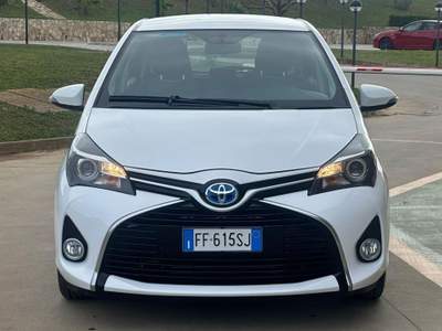 Toyota Yaris 1.5 Hybrid 5 porte Style UNIPTO+NAVI+RETROCAMERA Bianco usata Civitavecchia