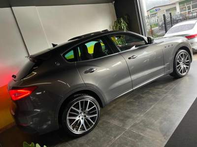 Maserati Levante Diesel 275 CV GRANSPORT Tetto KmCertif Grigio usata Castel San Giorgio