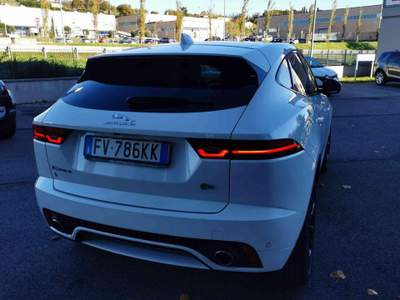 Jaguar E-Pace 2.0D 150 CV AWD aut. R-Dynamic S Bianco usata Scarperia e San Piero