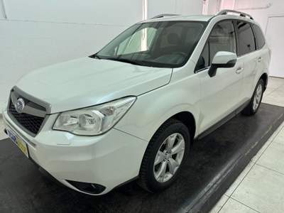 Subaru Forester 2.0d Comfort Bianco usata Pescara