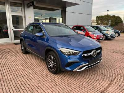 Mercedes-Benz GLA Automatic Progressive Line Advanced Mild Hybrid Blu/Azzurro usata Magenta