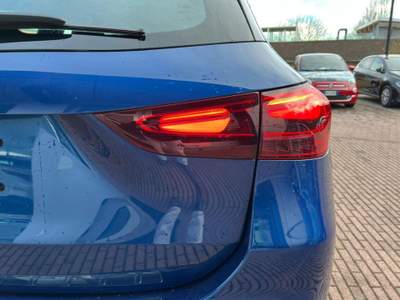 Mercedes-Benz GLA Automatic Progressive Line Advanced Mild Hybrid Blu/Azzurro usata Magenta