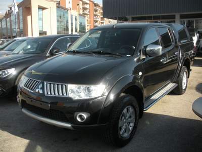 Mitsubishi L200 double-cab INTENSE PLUS Nero usata Frosinone