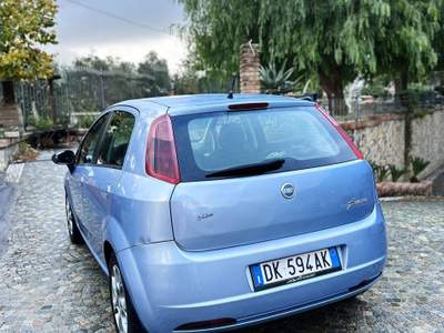 Fiat Grande Punto grande punto 1.3 mjt Blu/Azzurro usata Campagna Fiat Grande Punto grande punto 1.3 mjt Blu/Azzurro usata Campagna