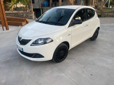Lancia Ypsilon lancia ypsilon 1.0 firefly Bianco usata Campagna