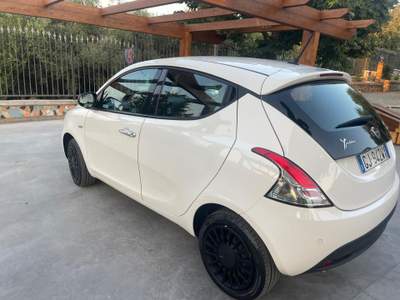 Lancia Ypsilon lancia ypsilon 1.0 firefly Bianco usata Campagna