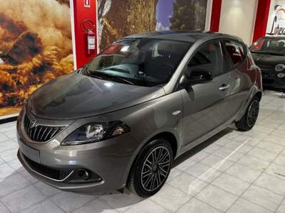 Lancia Ypsilon 1.0 firefly hybrid Gold s&s 70cv 5p.ti Grigio usata Sassari