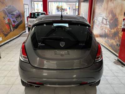 Lancia Ypsilon 1.0 firefly hybrid Gold s&s 70cv 5p.ti Grigio usata Sassari