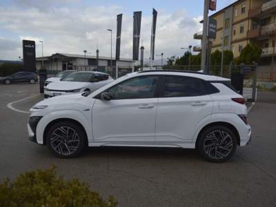 Hyundai Kona 1.6 CRDI Hybrid 48V iMT NLine Bianco usata Fondi