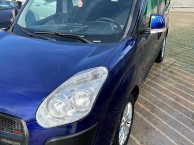 Fiat Doblò Doblò 1.3 MJT 16V Emotion Blu/Azzurro usata Giugliano in Campania