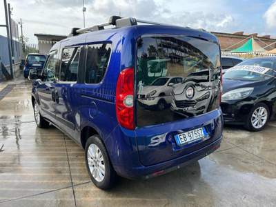 Fiat Doblò Doblò 1.3 MJT 16V Emotion Blu/Azzurro usata Giugliano in Campania