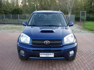 Toyota RAV4 RAV4 2.0 Tdi D-4D cat 5 porte Blu/Azzurro usata Rimini