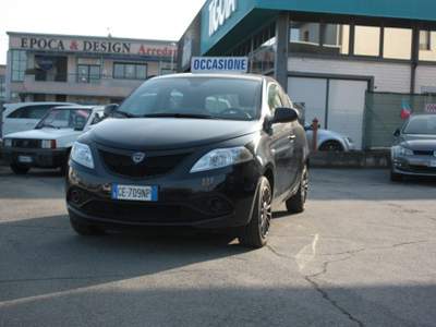 Lancia Ypsilon 1.0 FireFly 5 porte S&S Hybrid Ecochic Silver Nero usata Castelnuovo Rangone