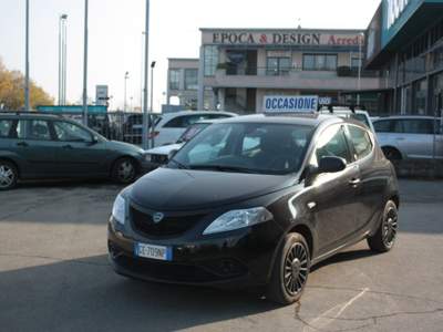 Lancia Ypsilon 1.0 FireFly 5 porte S&S Hybrid Ecochic Silver Nero usata Castelnuovo Rangone