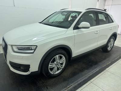 Audi Q3 2.0 tdi Business quattro 140cv Bianco usata Pescara