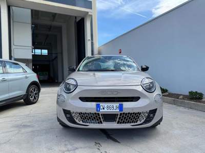Fiat 600 Hybrid DCT MHEV Beige usata Melpignano