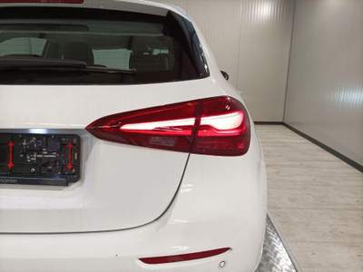 Mercedes-Benz Classe A Neopatentati, d Automatic Progressive Advanced Bianco usata Magenta