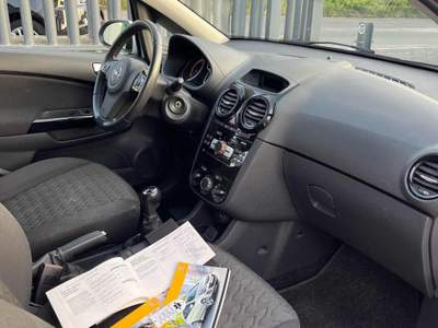 Opel Corsa 1.2 85CV 5 porte GPL-TECH Ecotec Bianco usata Giugliano in Campania