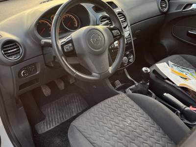 Opel Corsa 1.2 85CV 5 porte GPL-TECH Ecotec Bianco usata Giugliano in Campania