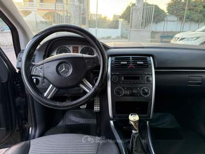Mercedes-Benz Classe B Mercedes B 180 Cdi 109cv Nero usata Pompei