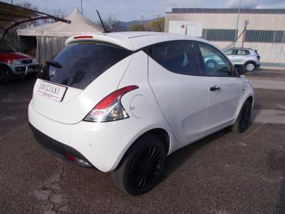 Lancia Ypsilon  1.2 69 CV 5p. GPL Ecochic Silver Bianco usata Terni