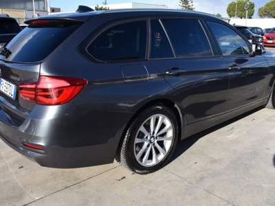 BMW Serie 3 318d d Touring Business Advantage aut. Grigio usata San Vito dei Normanni