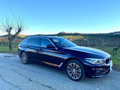 BMW Serie 5 520d d 48V Touring Sport Blu/Azzurro usata Moncalvo
