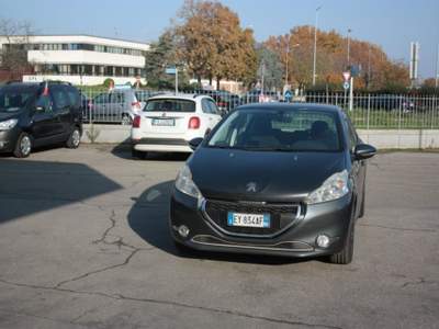 Peugeot 208 1.4 VTi 95 CV 5p. GPL Active Grigio usata Castelnuovo Rangone