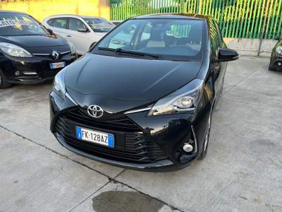 Toyota Yaris 1.0 5 porte Lounge Nero usata Giugliano in Campania