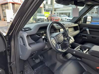Land Rover Defender 110 3.0D I6 200 CV AWD Auto X-Dynamic SE Nero usata Scarperia e San Piero