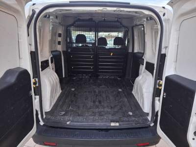 Fiat Doblò 1.6 MJT 105CV 3 posti Bianco usata Manfredonia