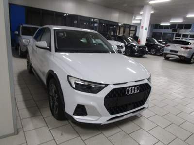 Audi A1 citycarver 35 TFSI S tronic Admired 24M Garanzia Bianco usata Piacenza