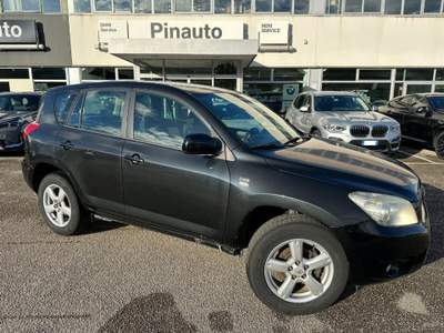 Toyota RAV4 RAV4 2.2 D-4D 136 CV Nero usata Ceppaloni