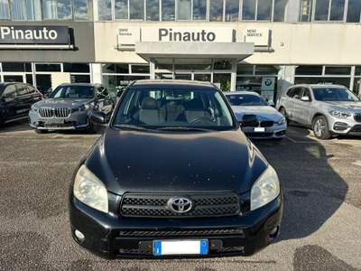 Toyota RAV4 RAV4 2.2 D-4D 136 CV Nero usata Ceppaloni