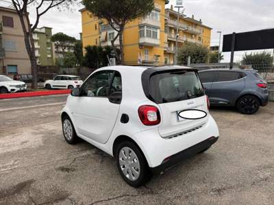 Smart ForTwo 70 1.0 Passion Bianco usata Cassino