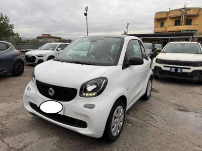 Smart ForTwo 70 1.0 Passion Bianco usata Cassino