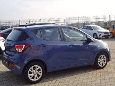 Hyundai i10 1.0 Classic econext Gpl ADATTA X NEOPATENTATI Blu/Azzurro usata Abbiategrasso