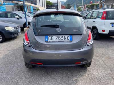 Lancia Ypsilon 1.0 FireFly 5 porte S&S Hybrid Ecochic Silver Grigio usata Pozzuoli