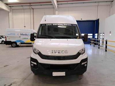 Iveco Daily 35S16SA8V 2.3HPT PM-TN Furgone Hi-Matic Bianco usata SARONNO