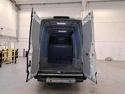 Iveco Daily 35S16SA8V 2.3HPT PM-TN Furgone Hi-Matic Bianco usata SARONNO