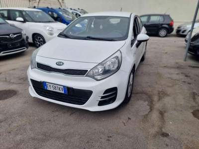 Kia Rio 1.1 CRDi 75cv 5p. Active Bianco usata Qualiano