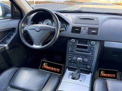 Volvo XC90 D5 AWD  Momentum Nero usata Castelnuovo Rangone